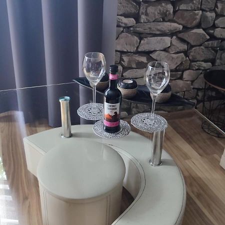 Mieszkanie Z Widokiem Na Park -Cieplice Slaskie Zdroj Apartment Jelenia Góra Exterior foto